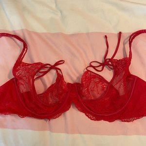 Lace peekaboo bra